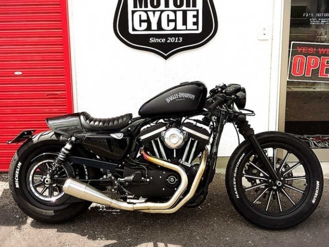 XL883N BlackCafeRACER